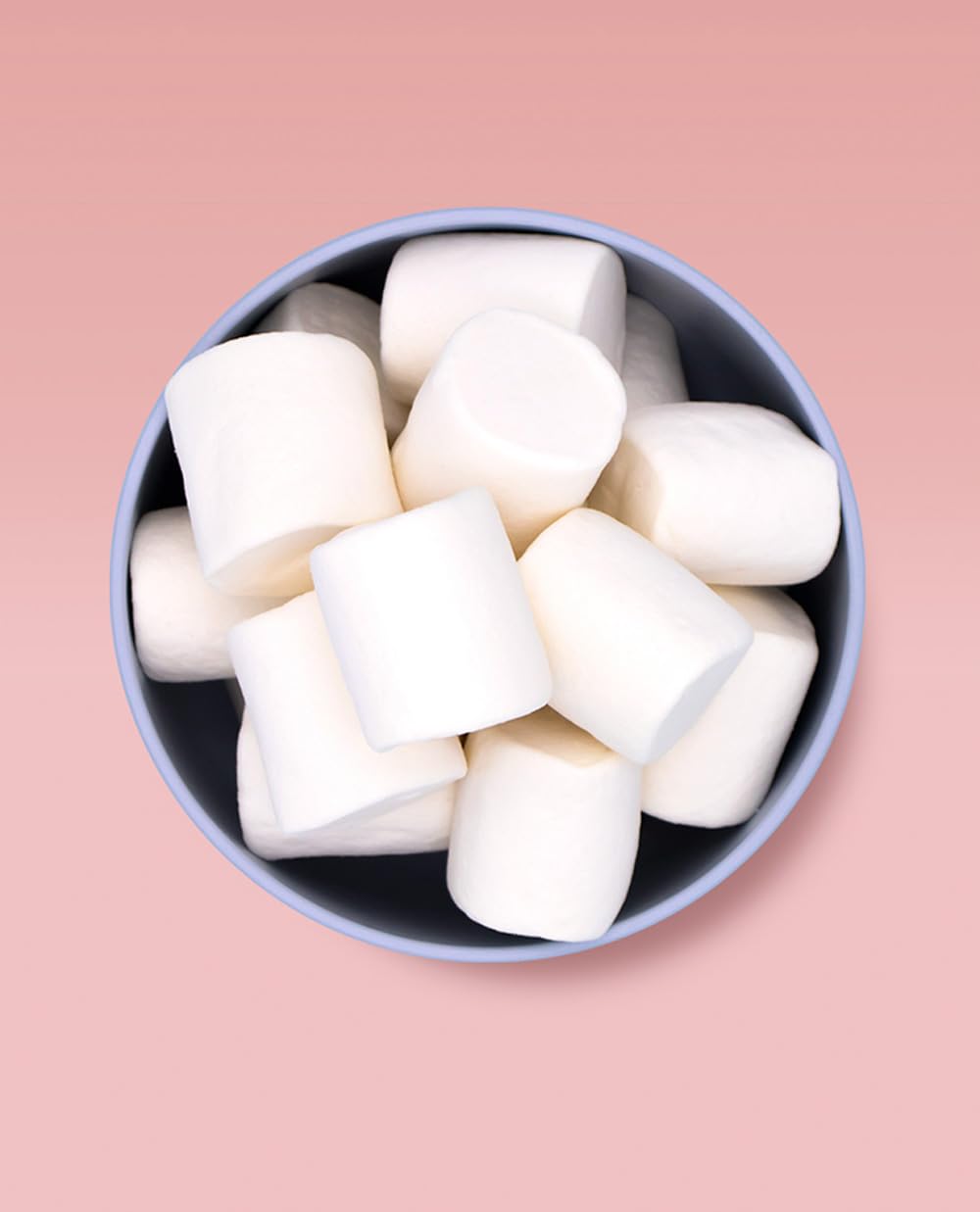 Vidal Golosinas. Flaming Mallows Vainilla. Nubes esponjosas de gran tamaño con sabor a vainilla. Ideales para barbacoas, fogatas y planchas. Color blanco. Sin gluten ni grasa. Bolsa 1 kg